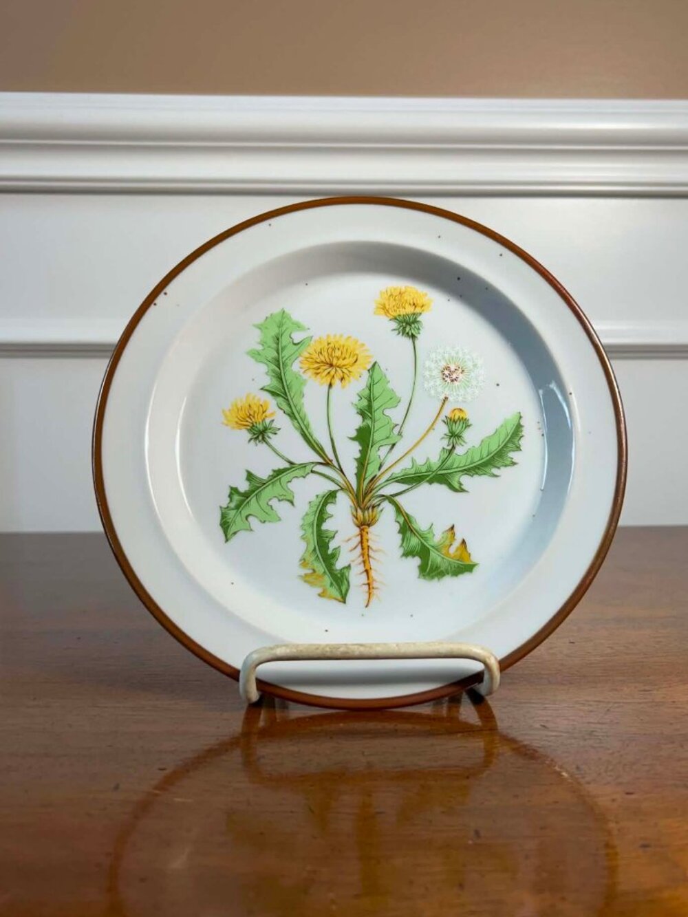 Japanese speckled stoneware dandelion salad plate - Picture 2 of 9